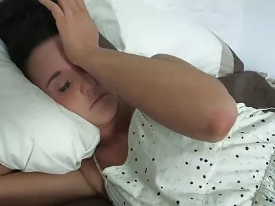 سگریٹ نوشی گرم ملف اپنے نئے پڑوسی کو پسند کرتی ہے۔