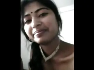 نیلی کینٹ نے بی بی سی کو اڑا دیا اور اسے اپنے گیلے چھیننے میں لے لیا۔