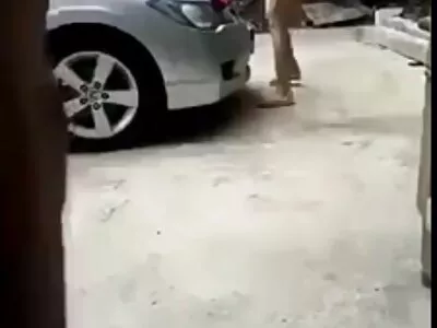 جعلی چھاتی کے ساتھ سیکسی برٹنی امبر ایک مائشٹھیت بھاڑ میں جاؤ
