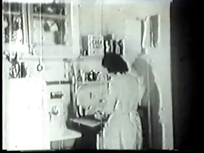 پےٹن پریسلی کو تیل ملتا ہے اور لونگ روم میں سختی سے چودتا ہے۔